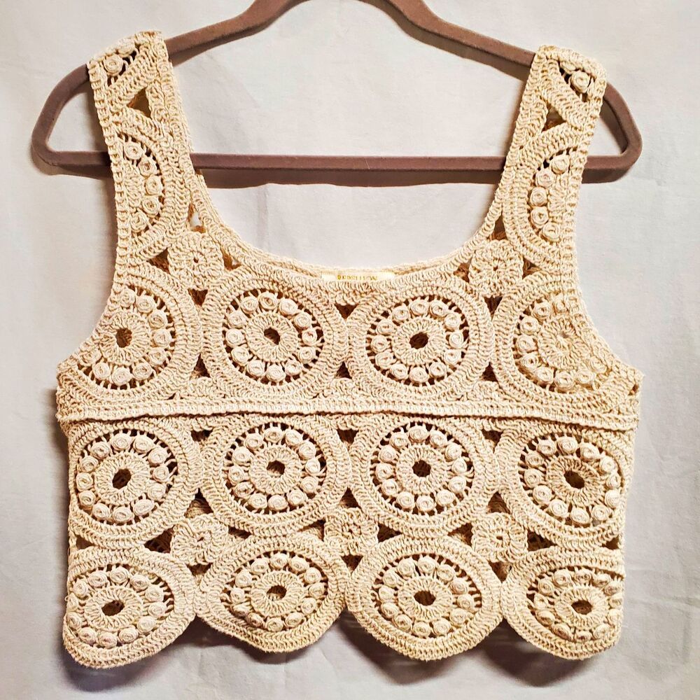 Rebellion crochet beige scalloped him cropped Boho vest tank top M